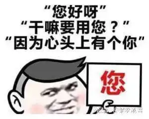  开心一笑从河里洗完澡回来,老爸牵着我的手把我拉到屋里