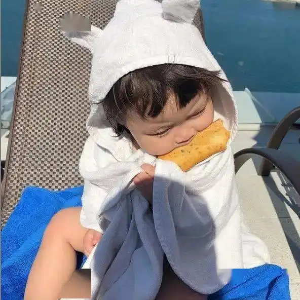  你的微信表情包女孩长大了这回她带着妹妹一起圈了41w粉