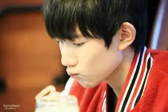  tfboys王源转错汶川地震微博,群众直呼只走形式不走心的公益