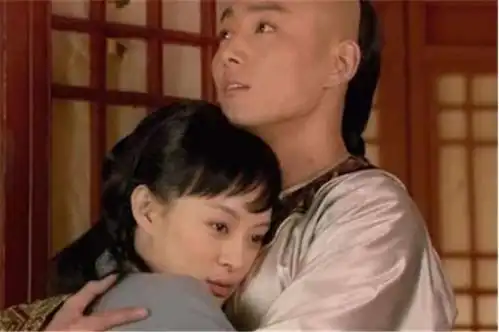  果郡王本可以免去一死,苏培盛曾极力暗示甄嬛,只可惜甄嬛没听懂