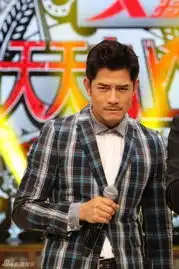  郭富城卖萌搞怪变表情帝扁嘴鬼脸搞笑十足
