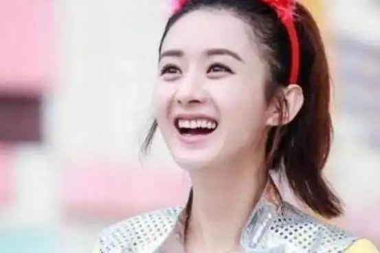  女明星开怀大笑时赵丽颖可爱,杨颖嘴变大,最后一个太治愈了