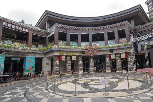  表情来到三亚海棠湾,环球美食城一地吃遍天下鲜腾讯新闻表情