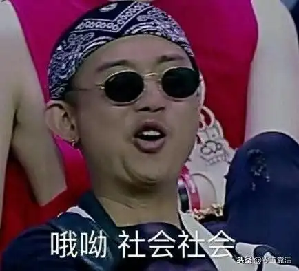  靠活头条黄岛一大哥喝19瓶酒后,表演开车上柱子