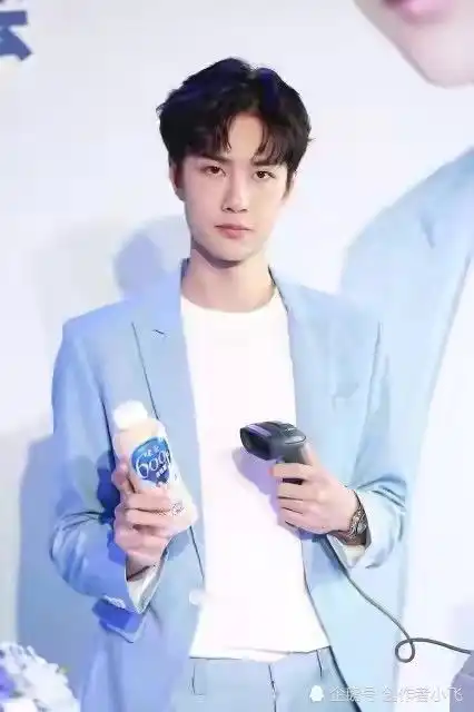  博君一笑,王一博和肖战谁的颜值更胜一筹