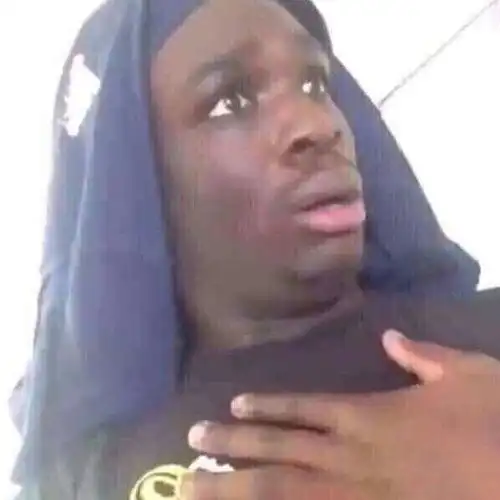  张艺兴专辑小卡也拍的太可怕了