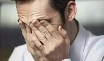  高龄产妇顺产生下男宝,爸爸进了病房的表情,护士蒙了