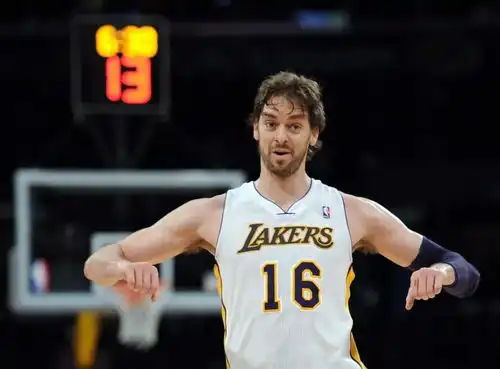 nba历史上面对最多对手的前25名球员,詹姆斯能突破2000吗