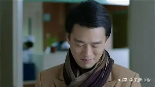  霸总专业户,曾因一段采访人设崩盘,如今46岁因表情包上热搜