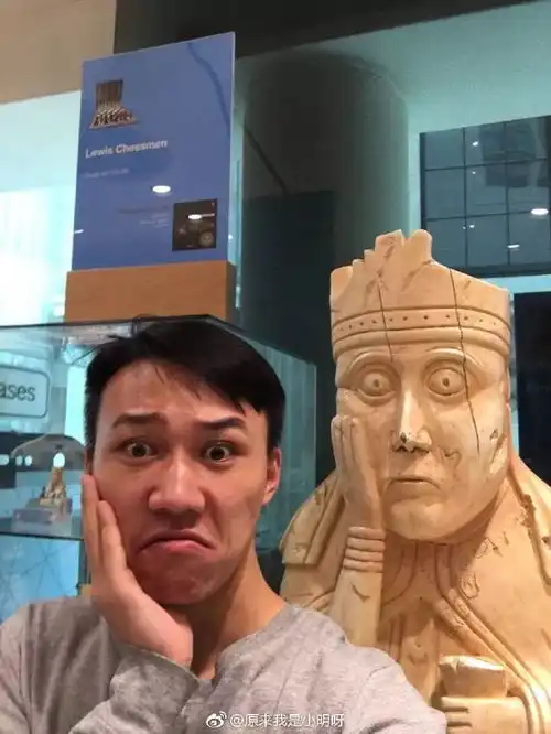  哈哈哈,一个文物的表情包最近在网上火了,简直神了