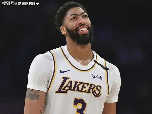  利拉德选秀是第六顺位,拿下至少24亿合同,他前面五人成就如何