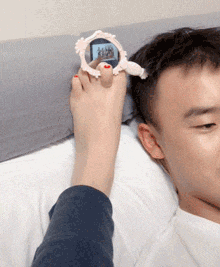 伸懒腰表情包可爱gif哈