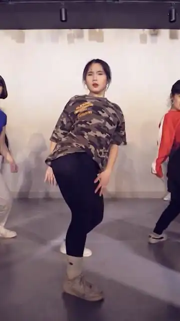  看着小姐姐的表情怎么这么纠结