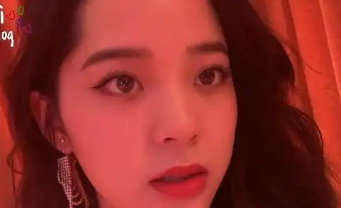  欧阳娜娜镜头下的明星,薛之谦和沈腾变油腻,看到李现差点脱粉