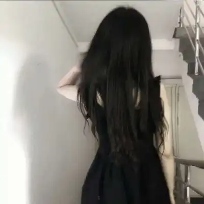  栀月.黑色女生头像我热情有限,你好自为之