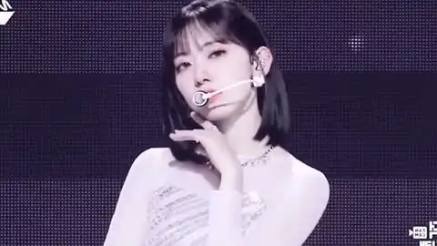 进来看看这个绝美女人