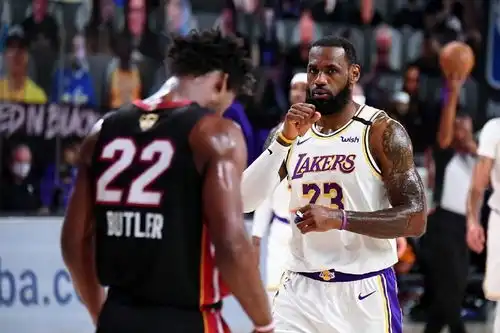  nba直播地址湖人vs热火总决赛复演,詹姆斯单核带队战热火