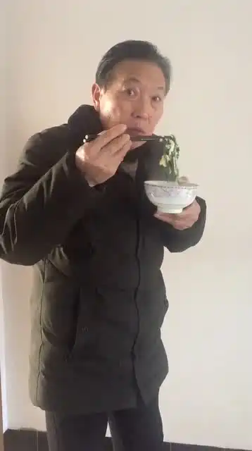  老爸的表情笑死我了