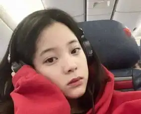  小鬼故意捉弄欧阳娜娜,有谁注意到林彦俊表情粉丝太真实了