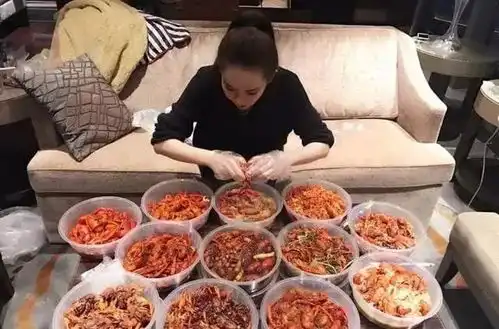  微博上明星晒的美食你别信他们都只是拍拍照从来都不吃的