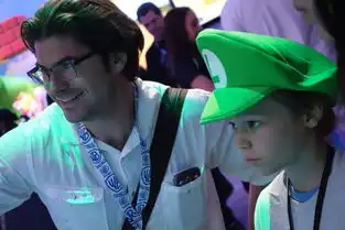  e3展那些玩家表情美女玩家试玩游戏迷倒宅男