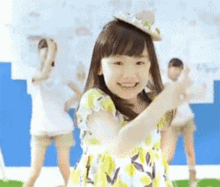谢谢表情包动图小女孩小