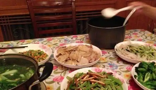 吃遍天下美食的表情包晚